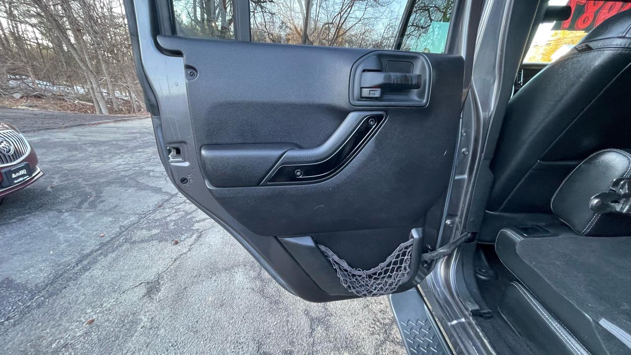 Jeep Wrangler Unlimited Sahara 4WD 2016