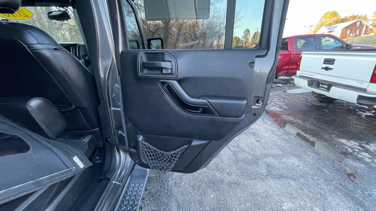 Jeep Wrangler Unlimited Sahara 4WD 2016