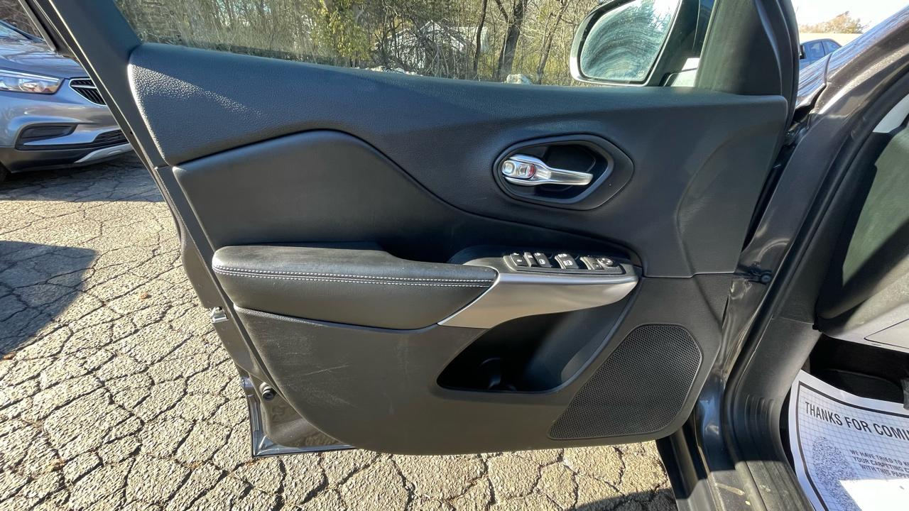 Jeep Cherokee Latitude Plus FWD 2019