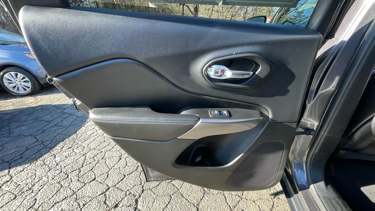 Jeep Cherokee Latitude Plus FWD 2019