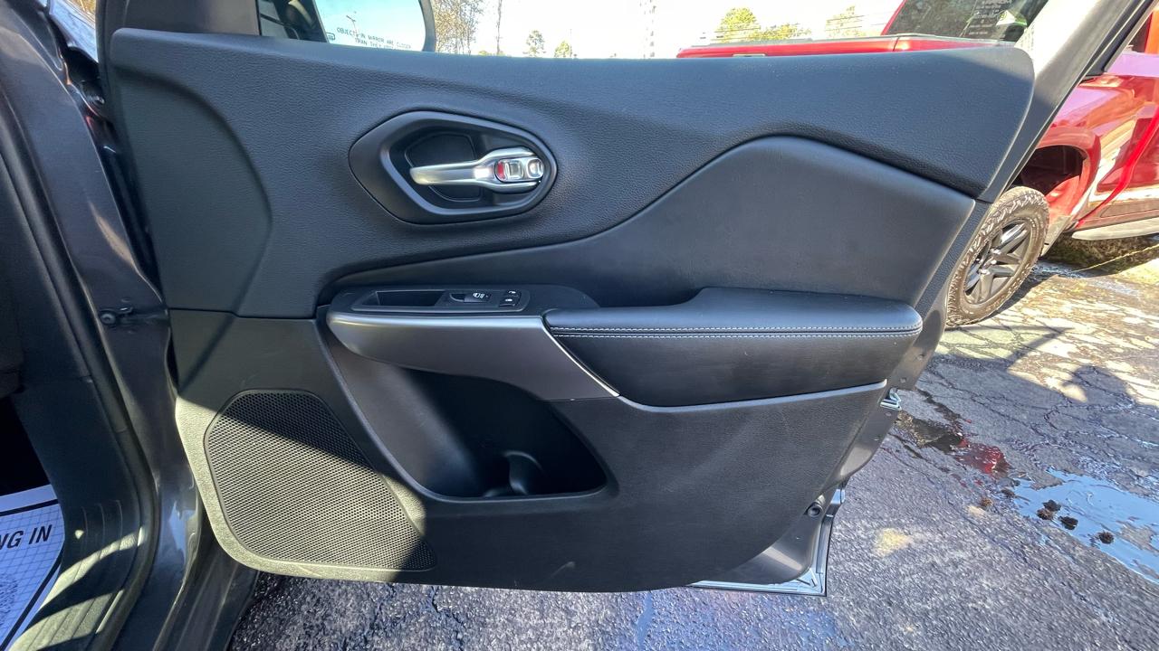 Jeep Cherokee Latitude Plus FWD 2019