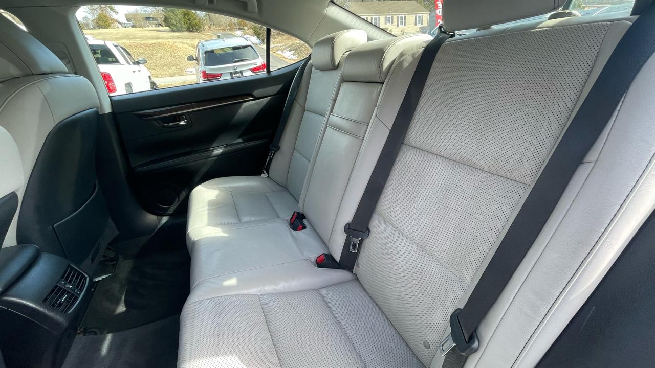 Lexus ES 350 Sedan 2015