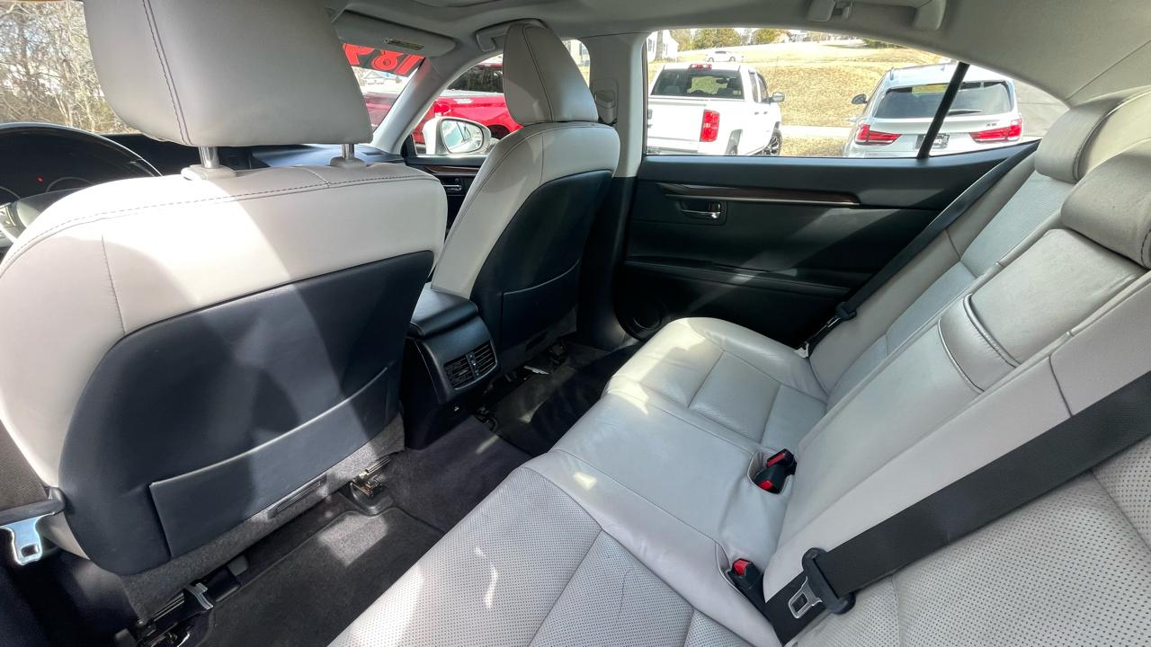 Lexus ES 350 Sedan 2015