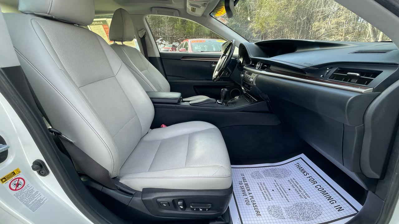 Lexus ES 350 Sedan 2015