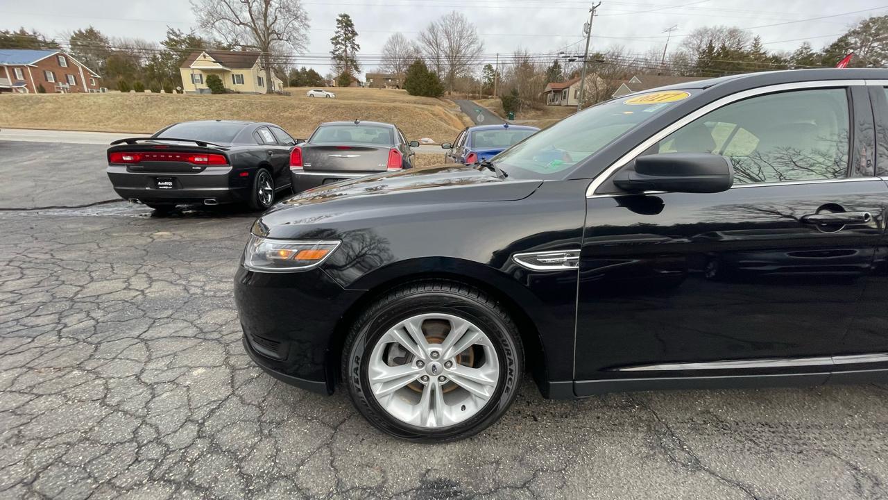 Ford Taurus SE FWD 2017