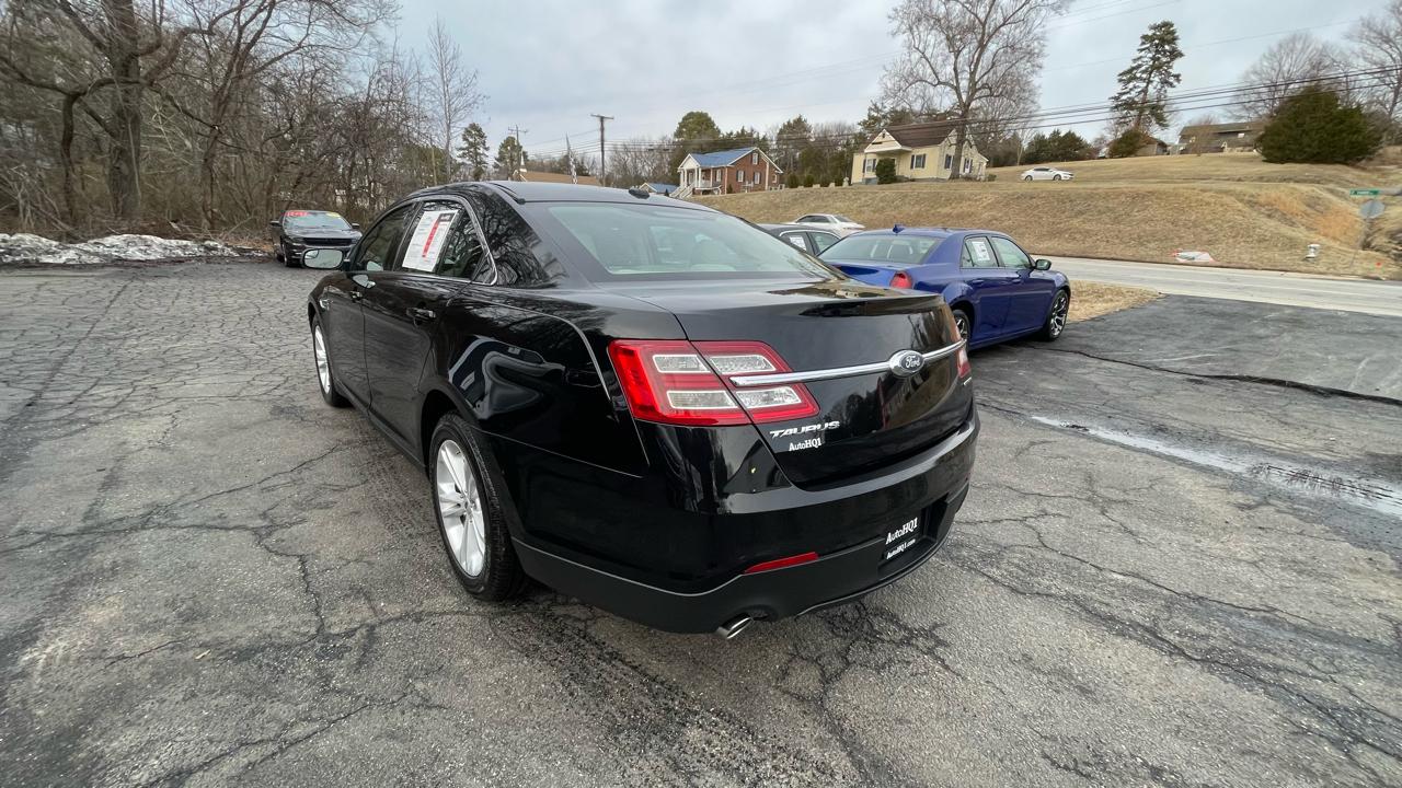 Ford Taurus SE FWD 2017