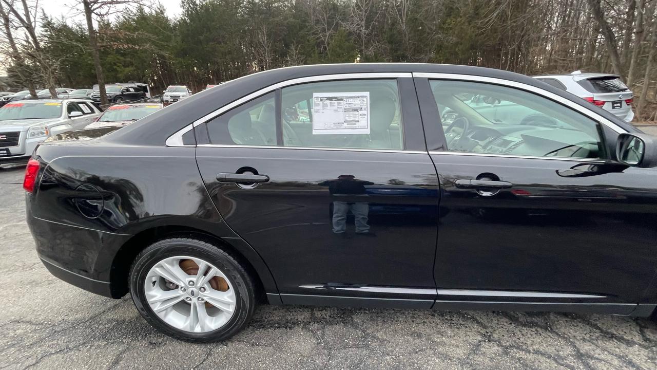 Ford Taurus SE FWD 2017