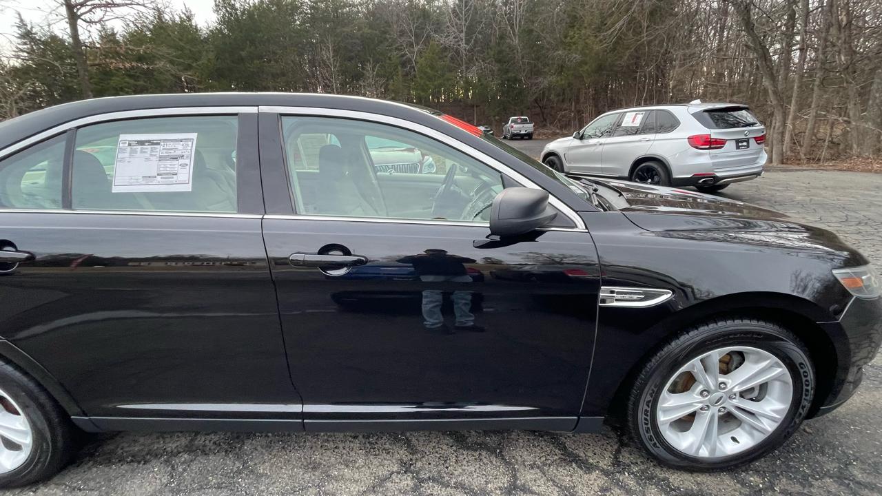 Ford Taurus SE FWD 2017