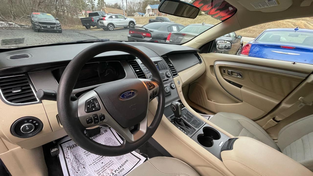 Ford Taurus SE FWD 2017