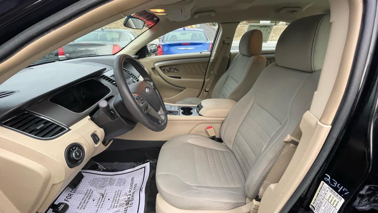 Ford Taurus SE FWD 2017