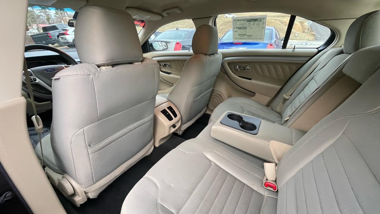 Ford Taurus SE FWD 2017