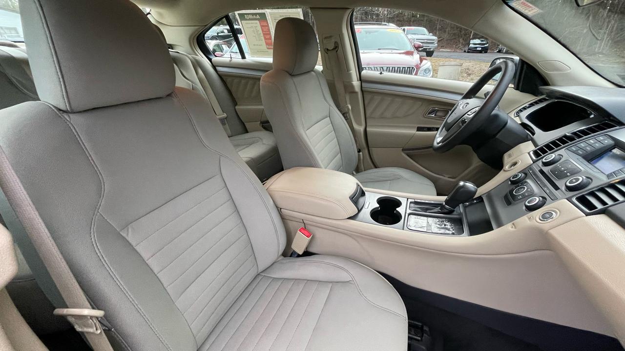 Ford Taurus SE FWD 2017