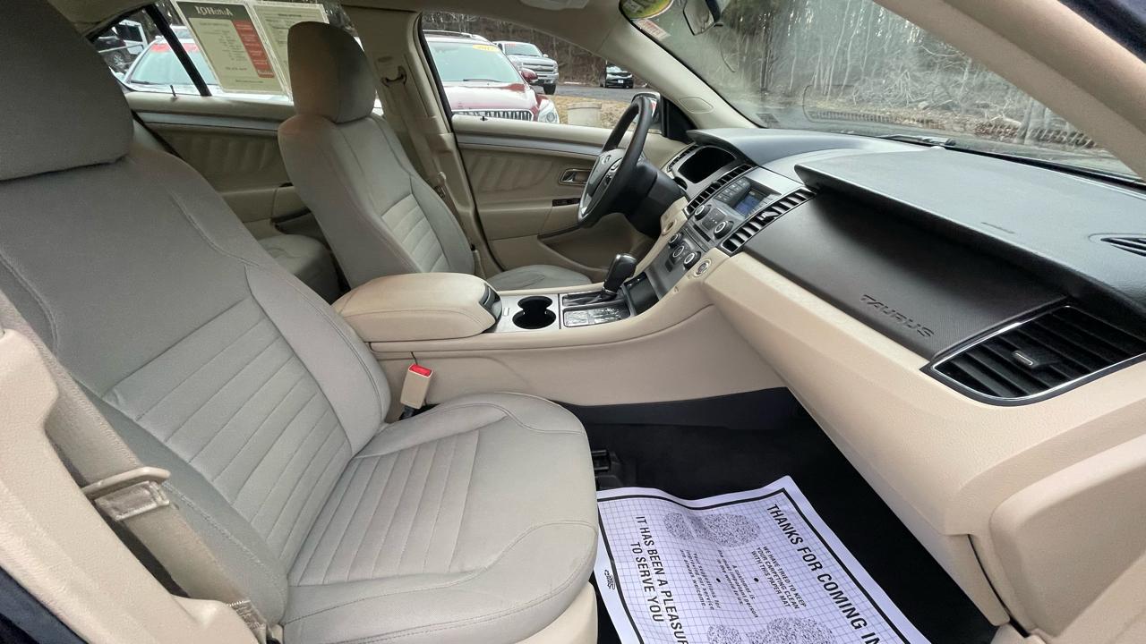 Ford Taurus SE FWD 2017