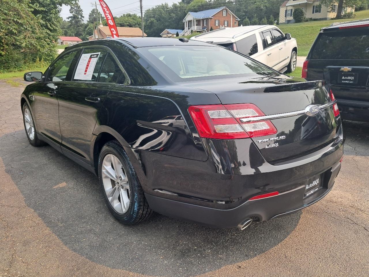 Ford Taurus SE FWD 2017