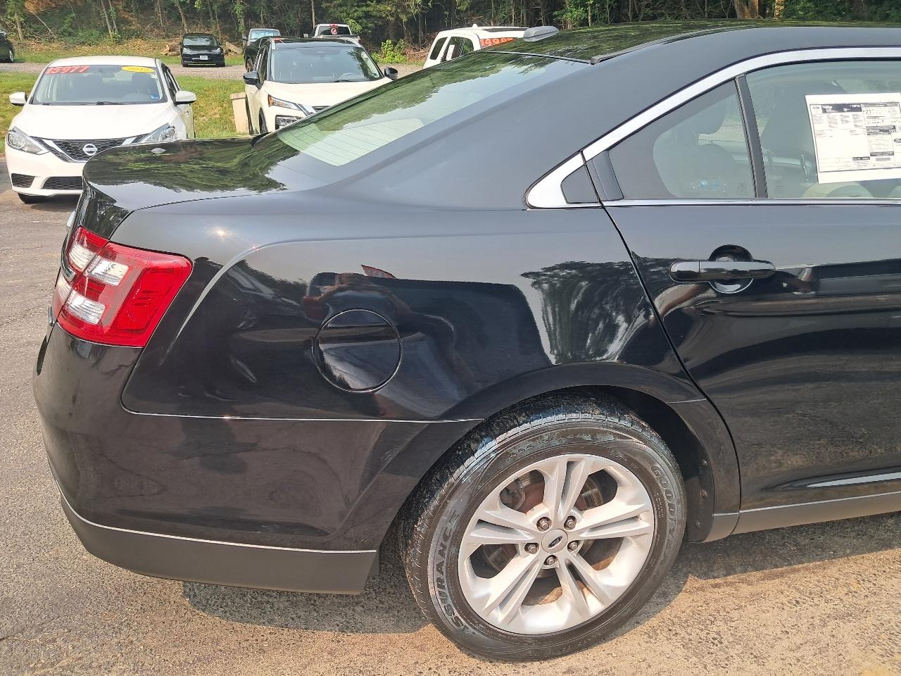 Ford Taurus SE FWD 2017