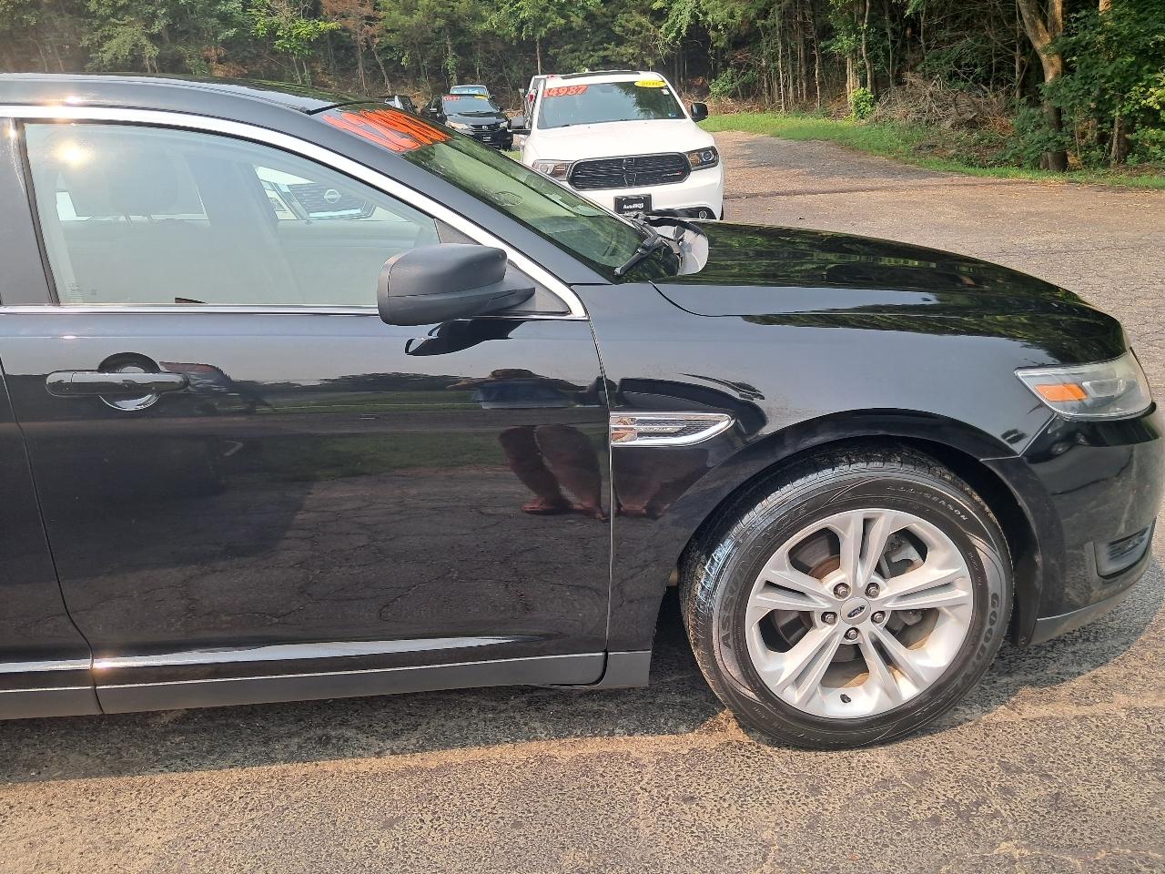 Ford Taurus SE FWD 2017