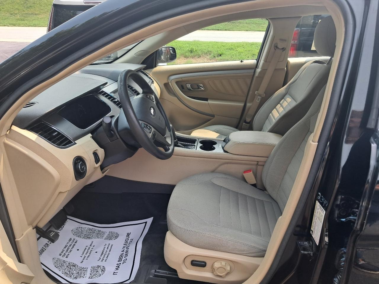 Ford Taurus SE FWD 2017