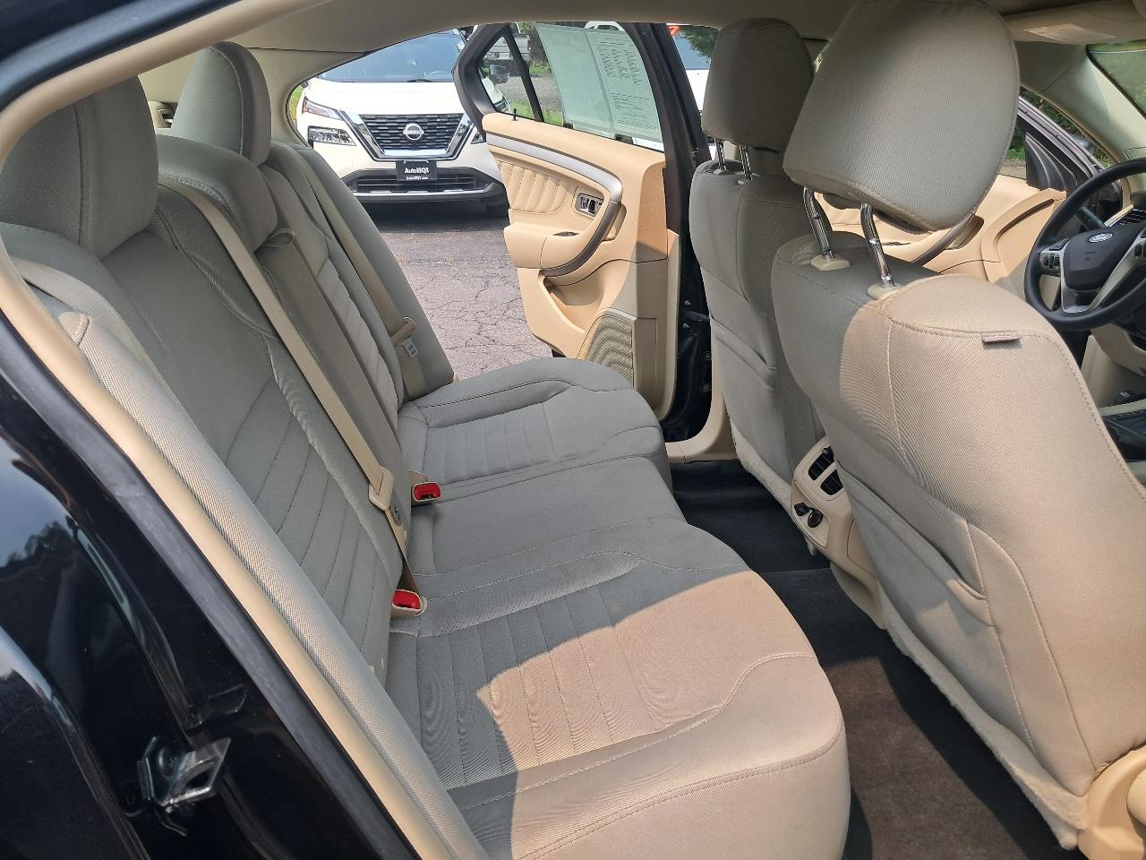 Ford Taurus SE FWD 2017