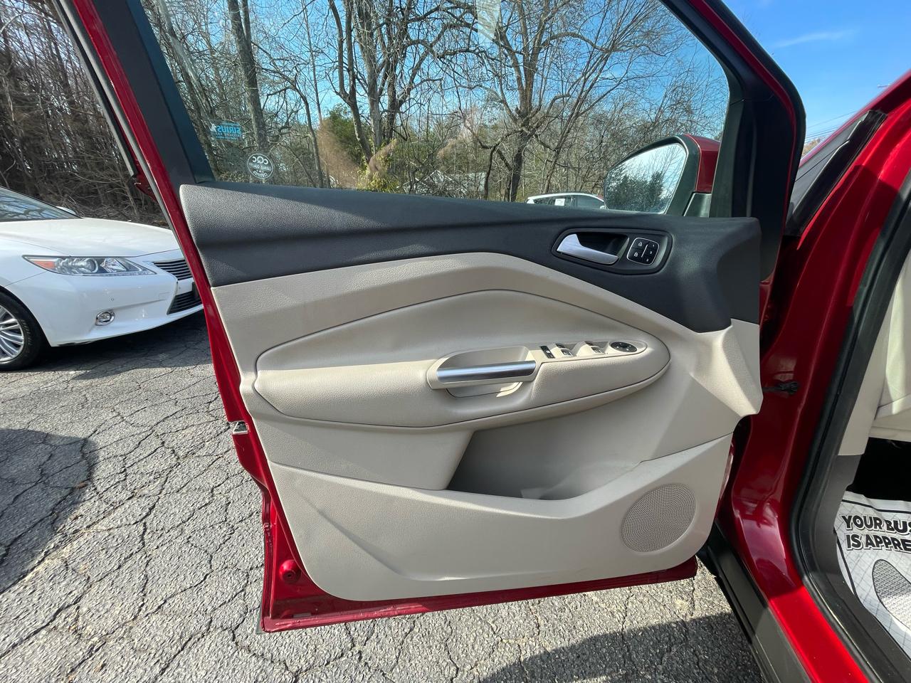 Ford Escape Titanium 4WD 2017