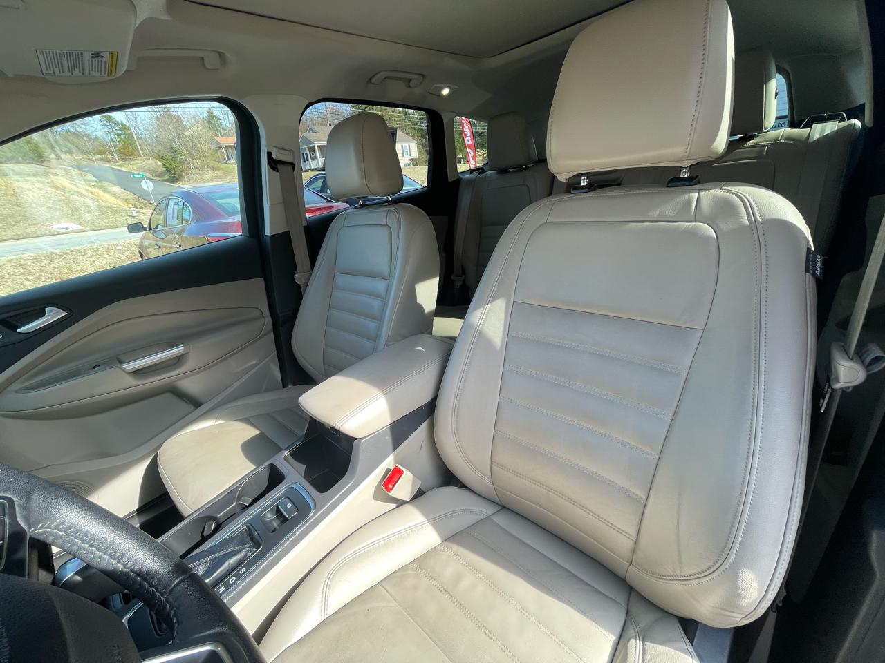 Ford Escape Titanium 4WD 2017