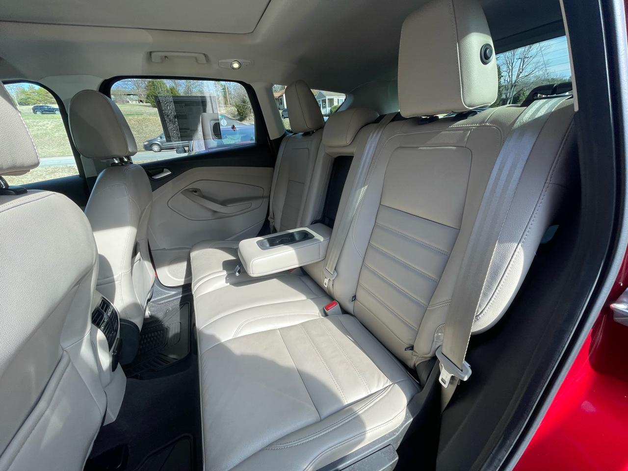 Ford Escape Titanium 4WD 2017