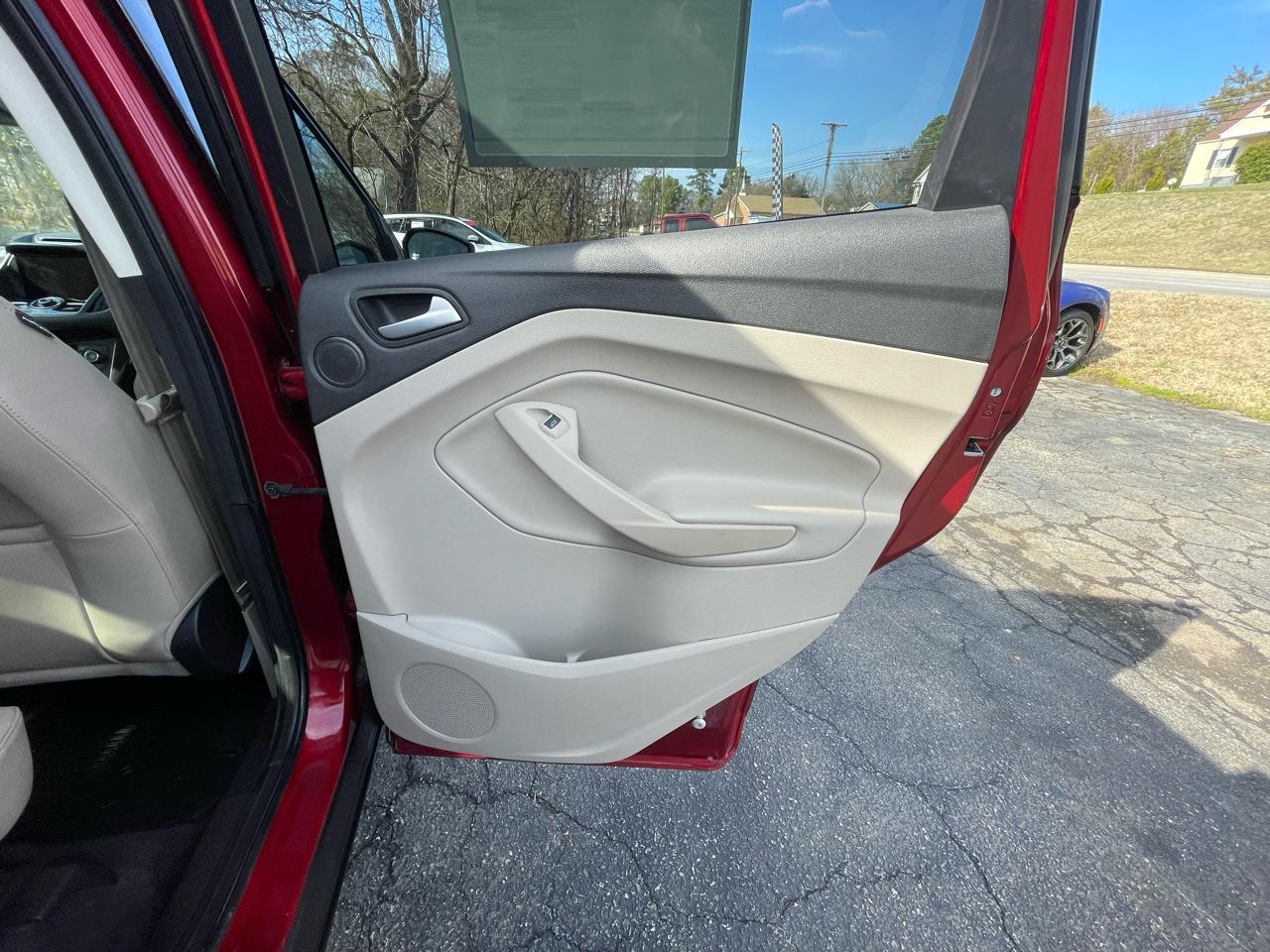 Ford Escape Titanium 4WD 2017