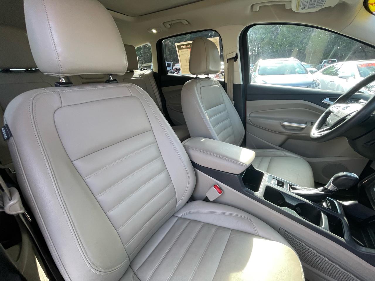 Ford Escape Titanium 4WD 2017