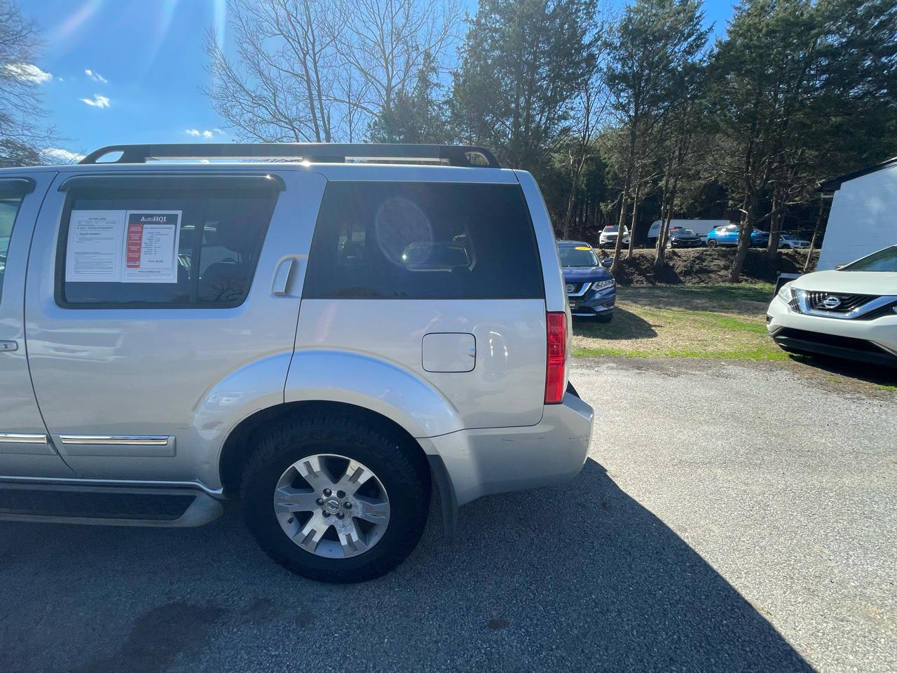 Nissan Pathfinder Silver Edition 4WD 2011