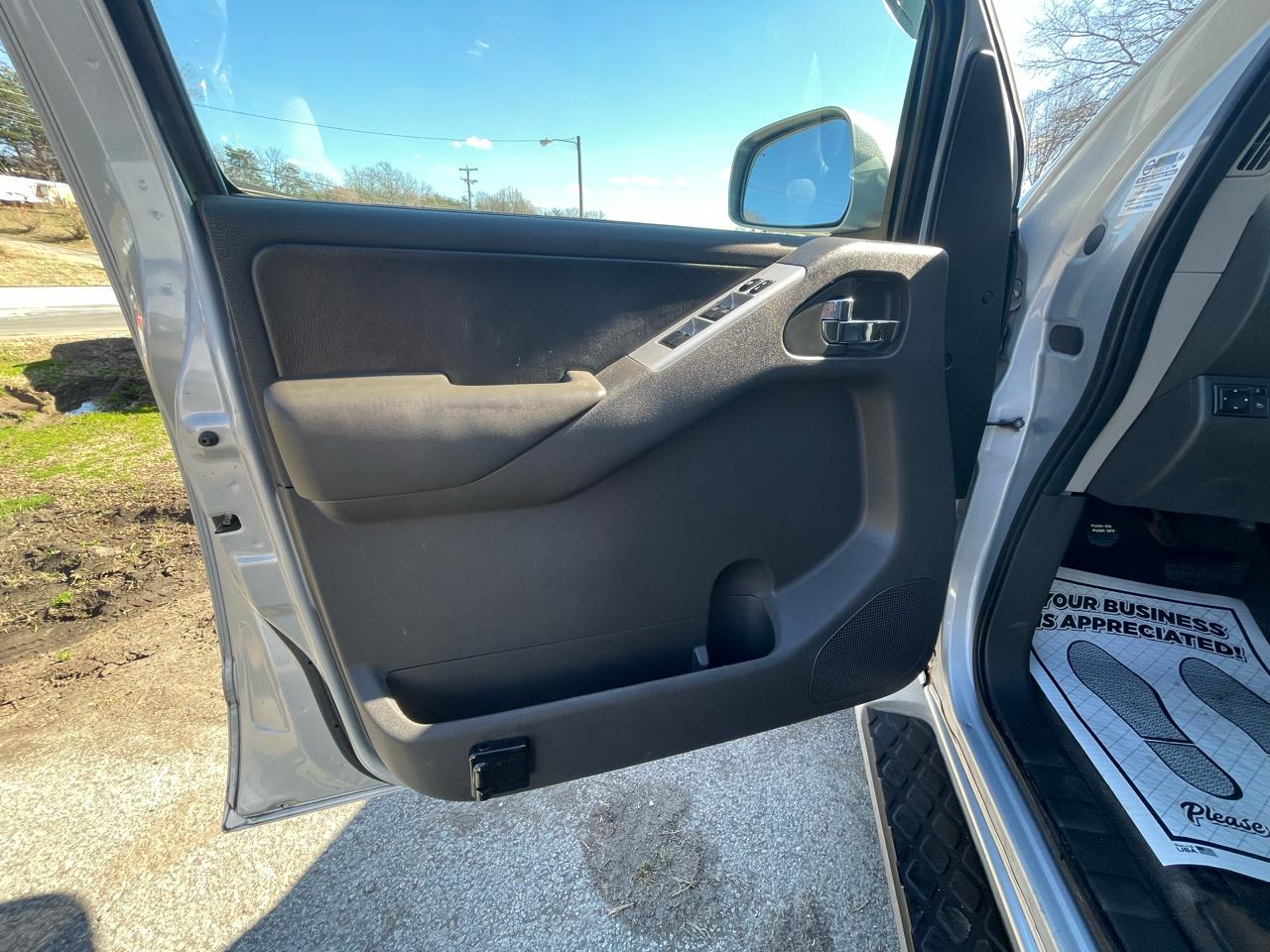 Nissan Pathfinder Silver Edition 4WD 2011