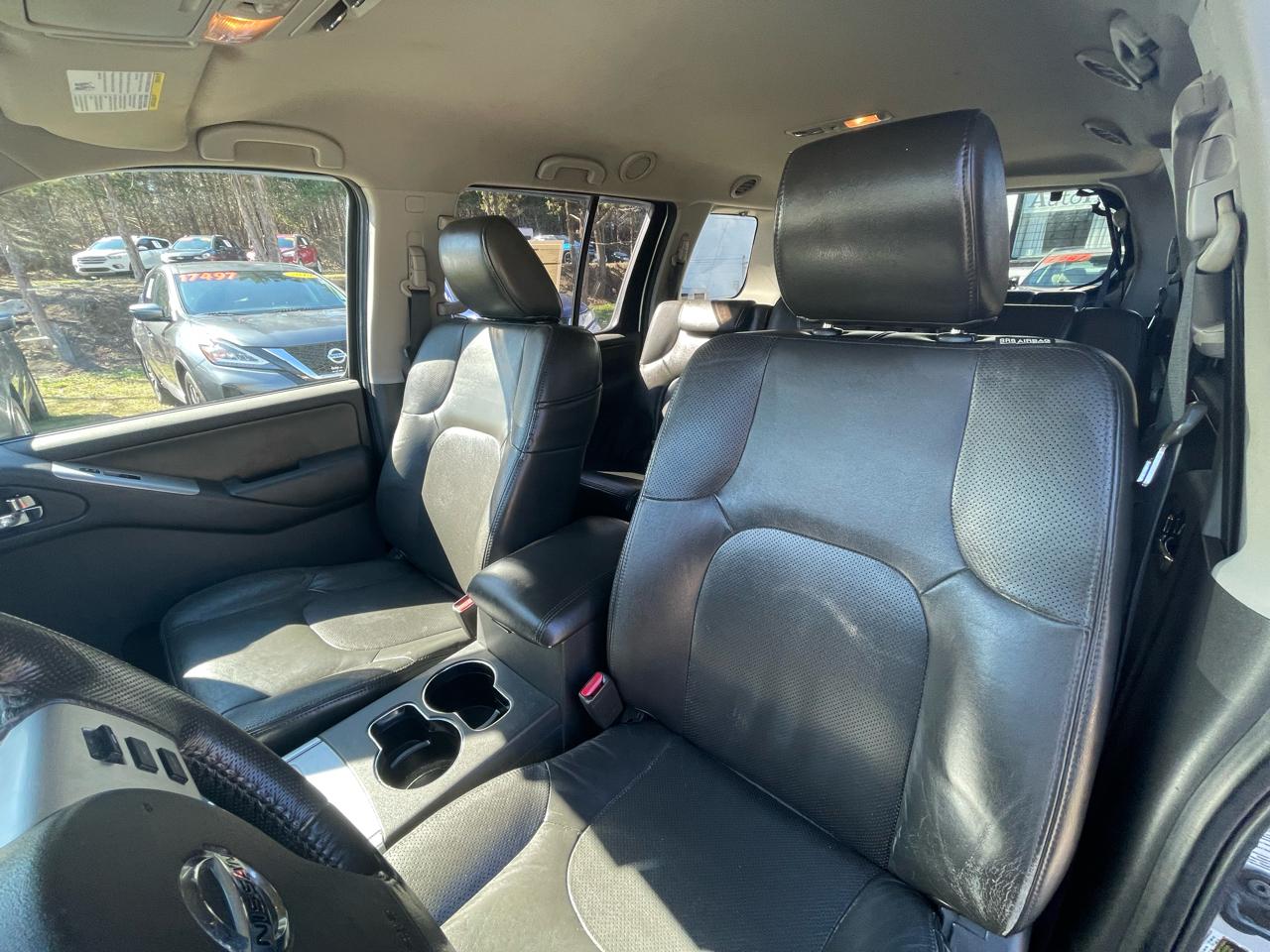 Nissan Pathfinder Silver Edition 4WD 2011