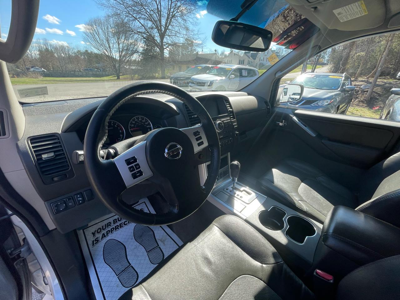 Nissan Pathfinder Silver Edition 4WD 2011