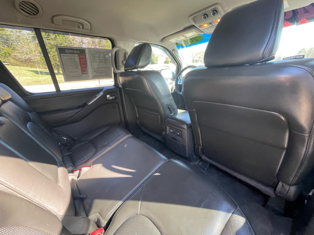 Nissan Pathfinder Silver Edition 4WD 2011