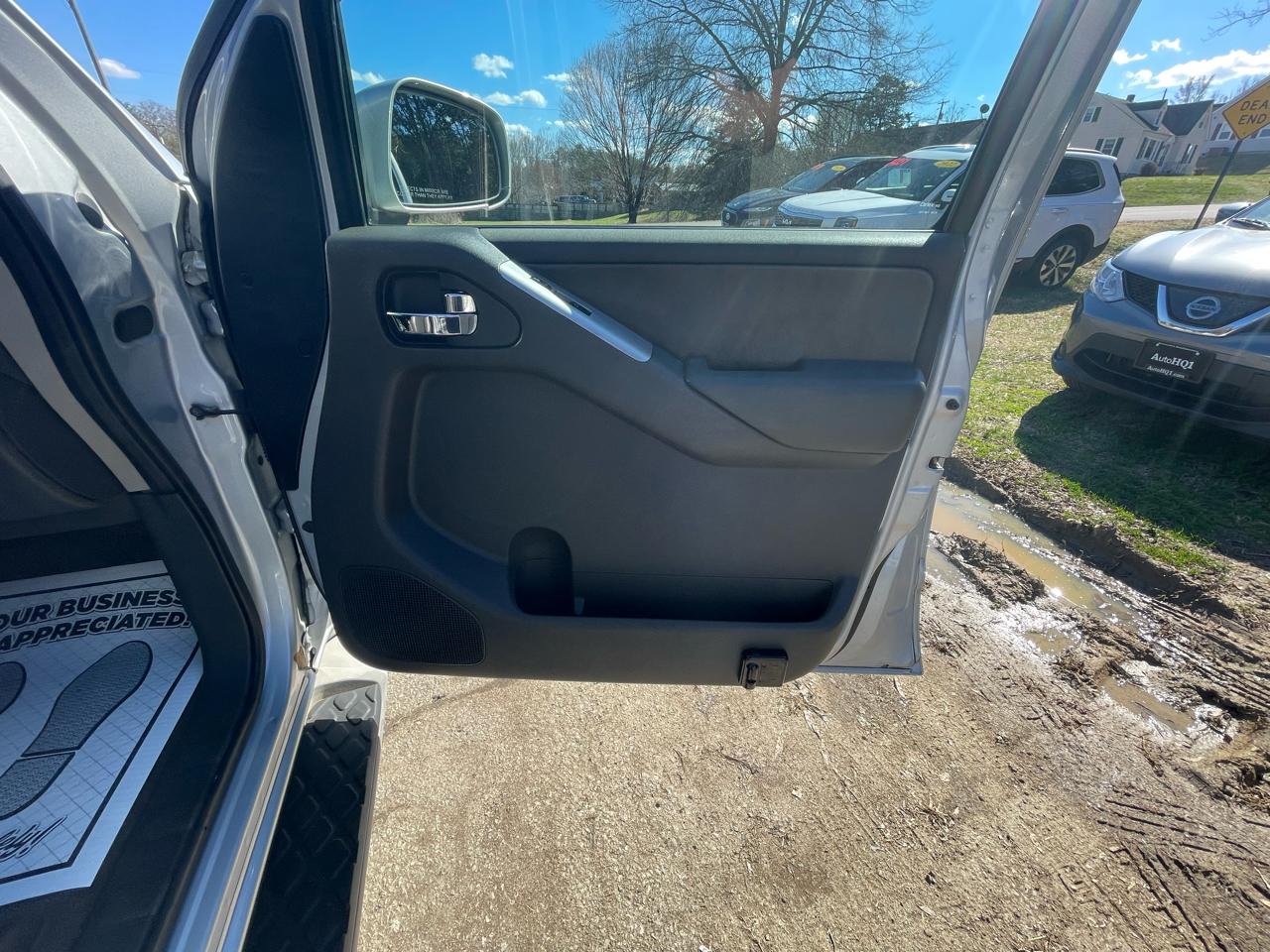 Nissan Pathfinder Silver Edition 4WD 2011