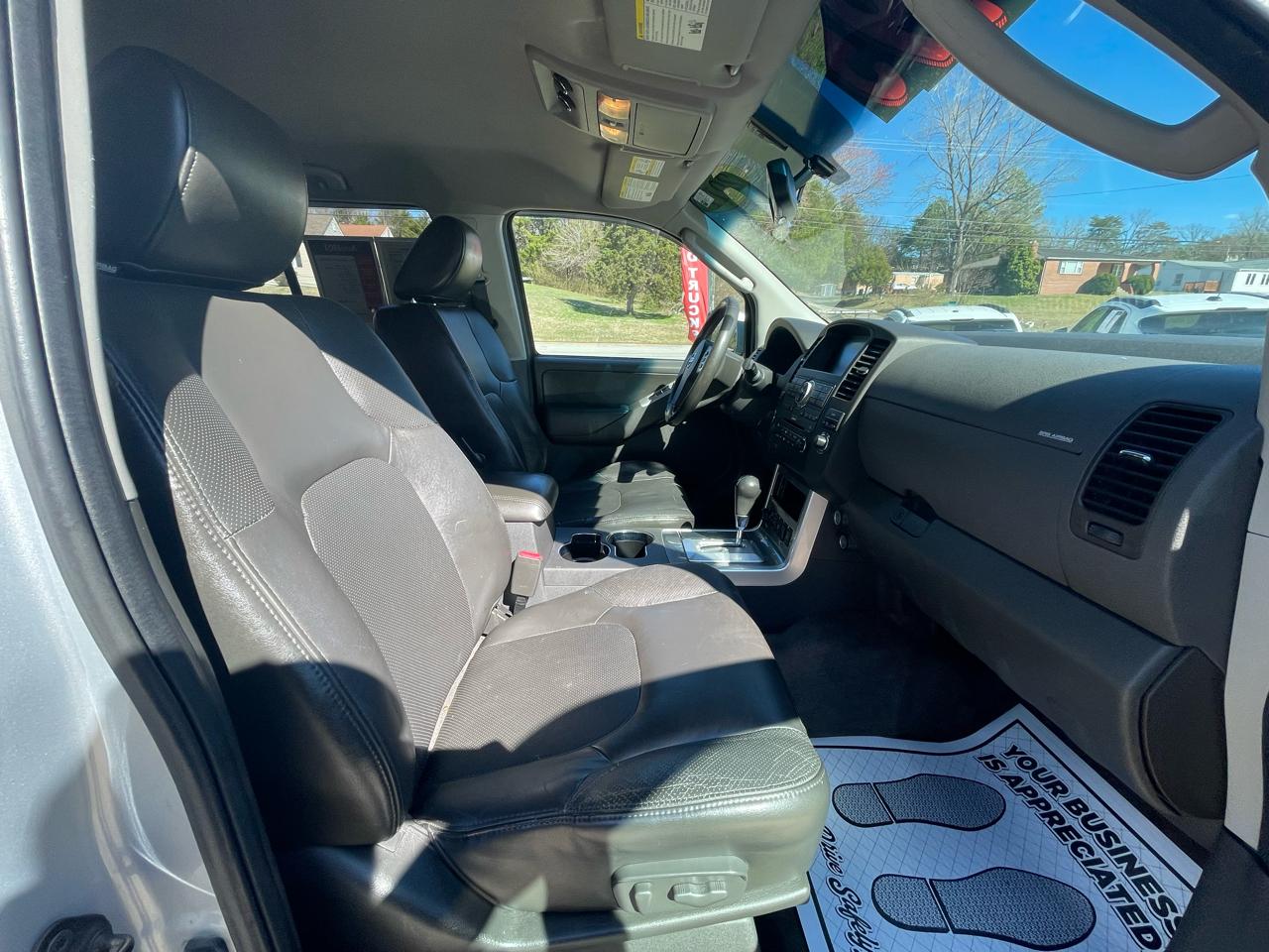 Nissan Pathfinder Silver Edition 4WD 2011