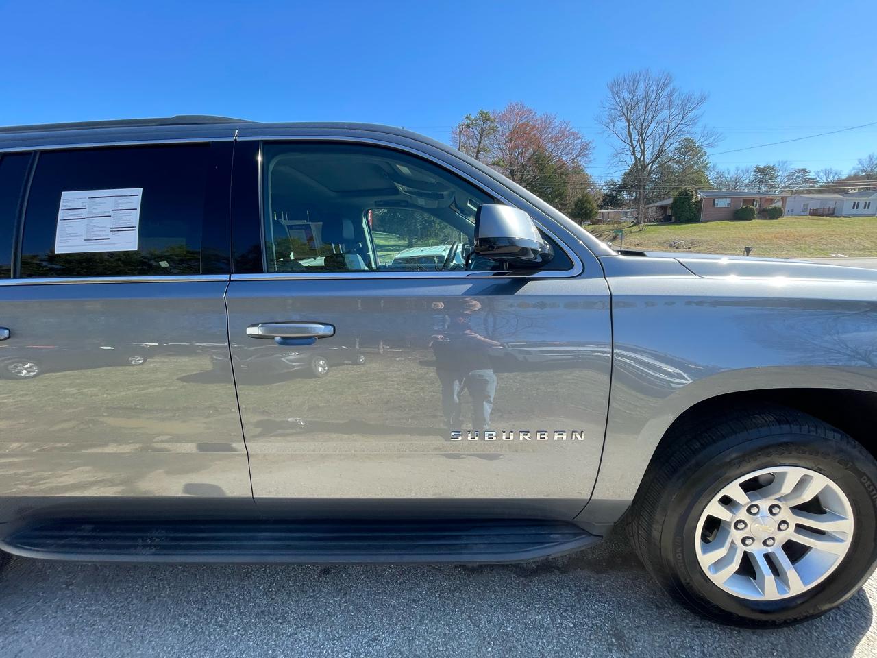 Chevrolet Suburban LT 4WD 2020