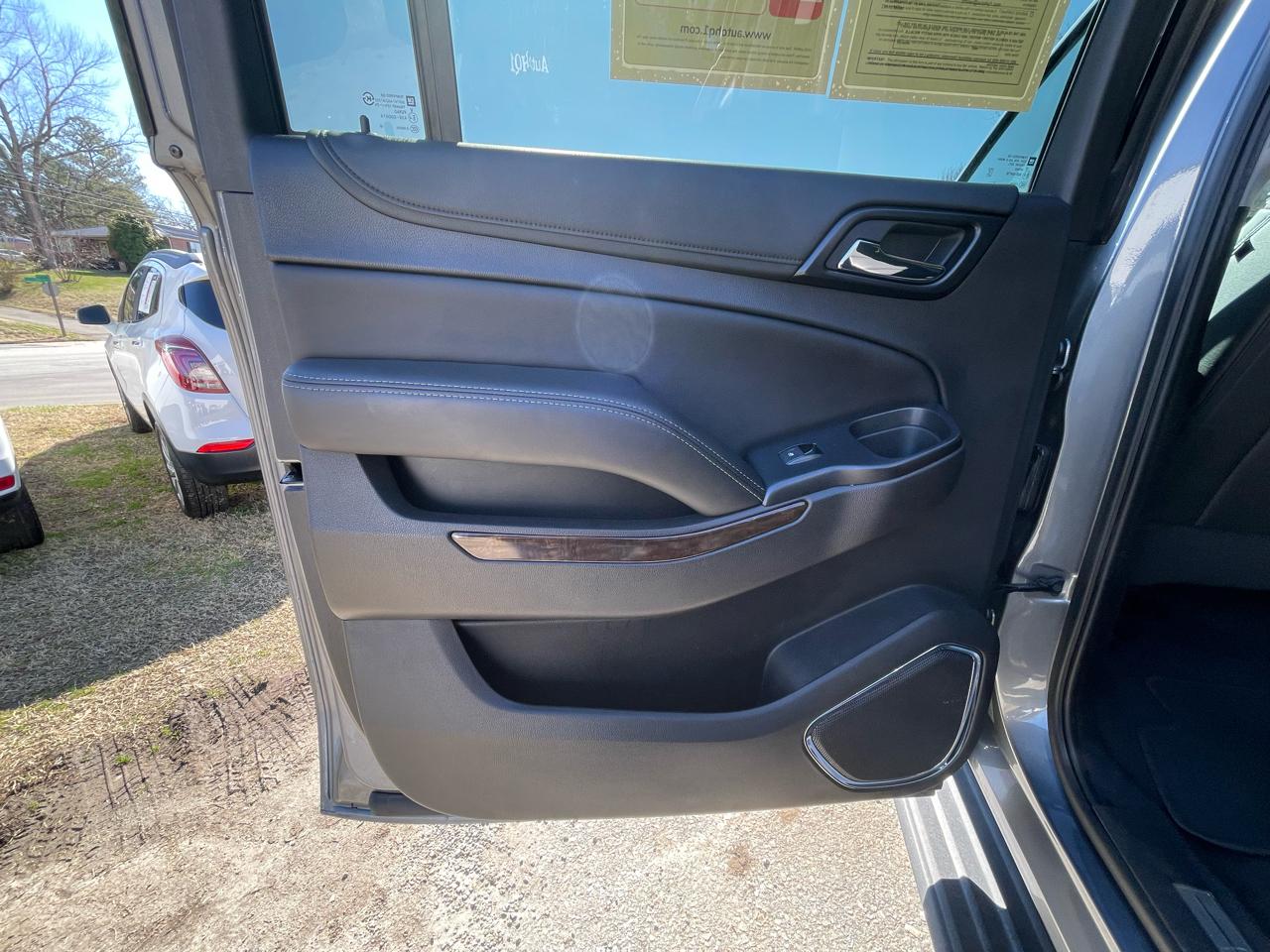 Chevrolet Suburban LT 4WD 2020