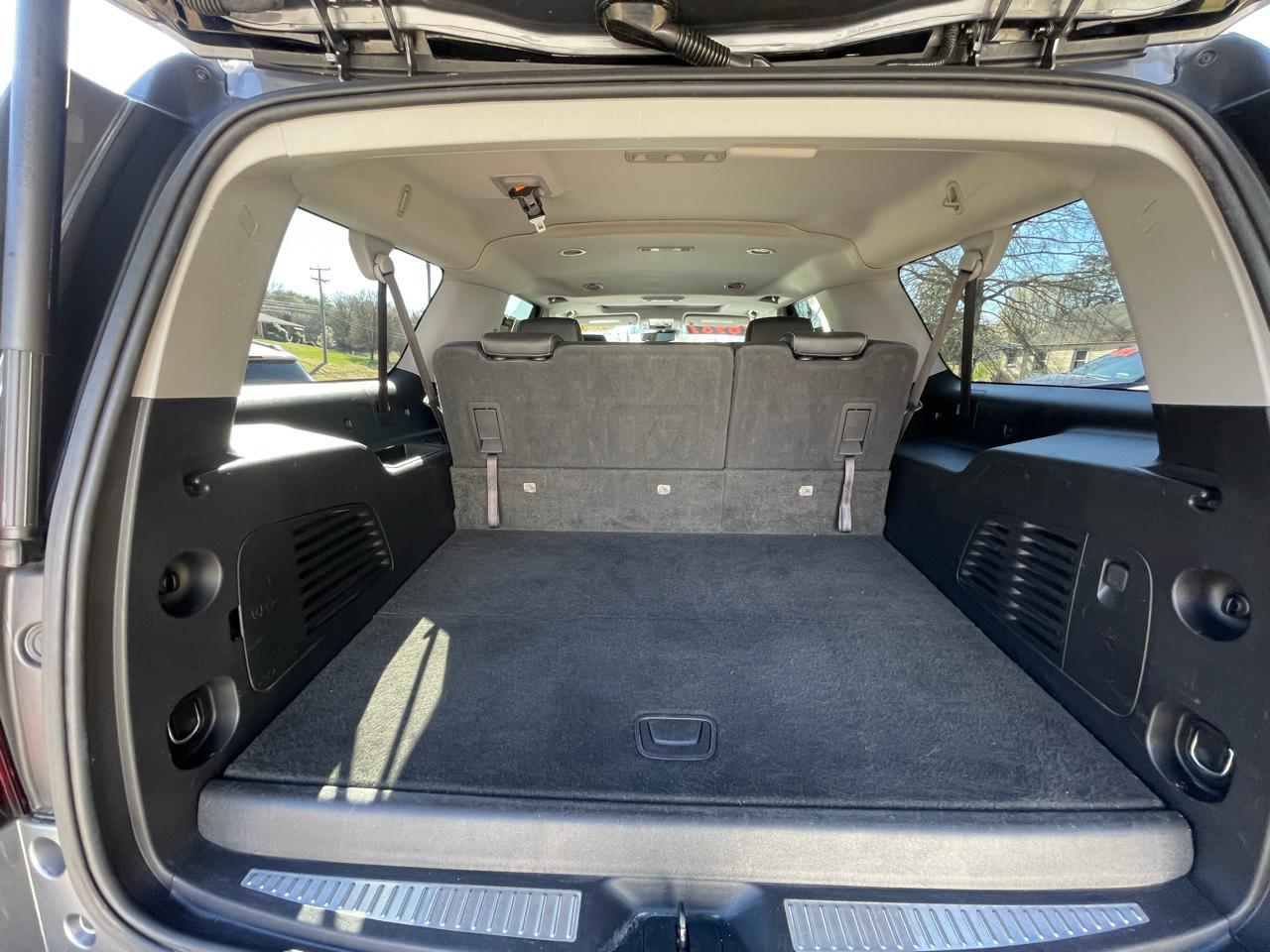 Chevrolet Suburban LT 4WD 2020