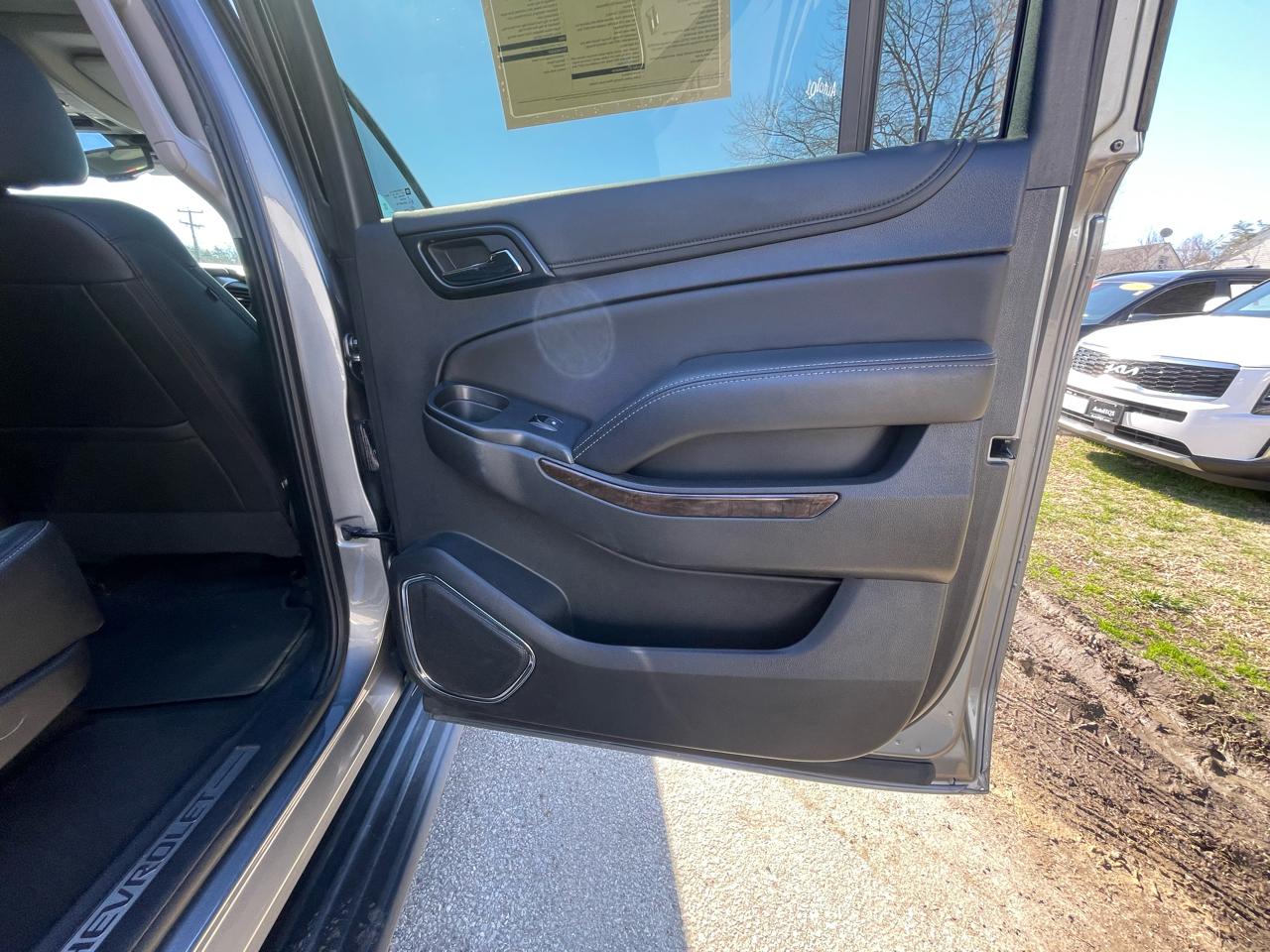 Chevrolet Suburban LT 4WD 2020