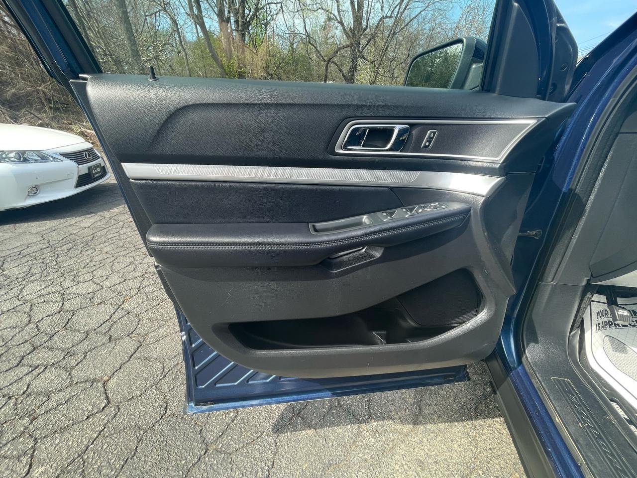 Ford Explorer XLT 4WD 2017