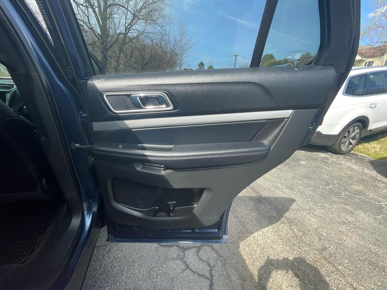 Ford Explorer XLT 4WD 2017