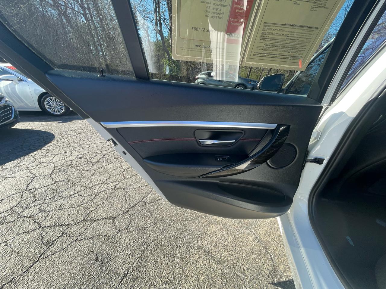 BMW 3-Series 330i xDrive SULEV Sedan 2018