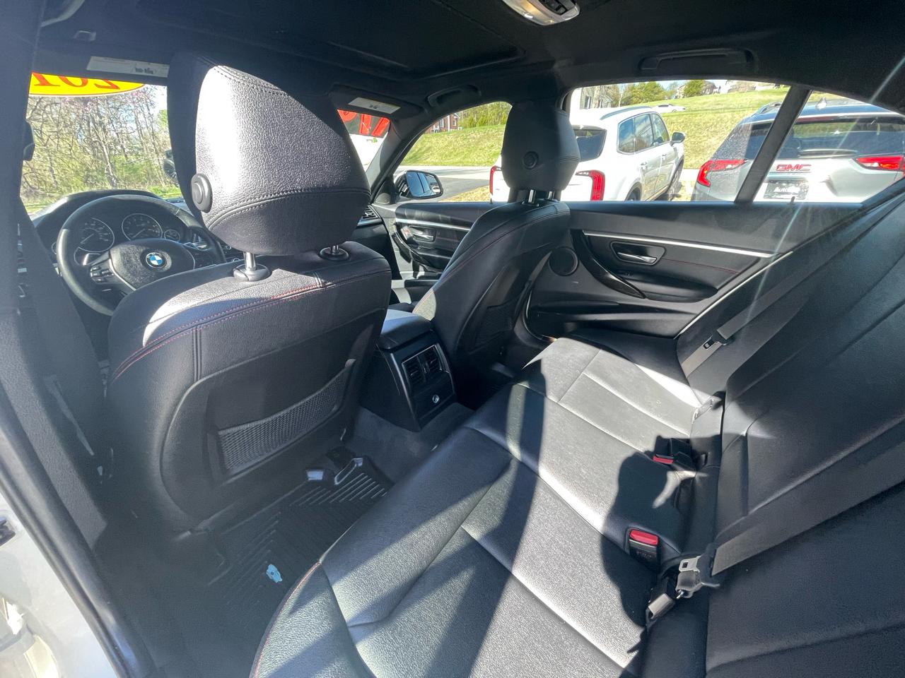 BMW 3-Series 330i xDrive SULEV Sedan 2018