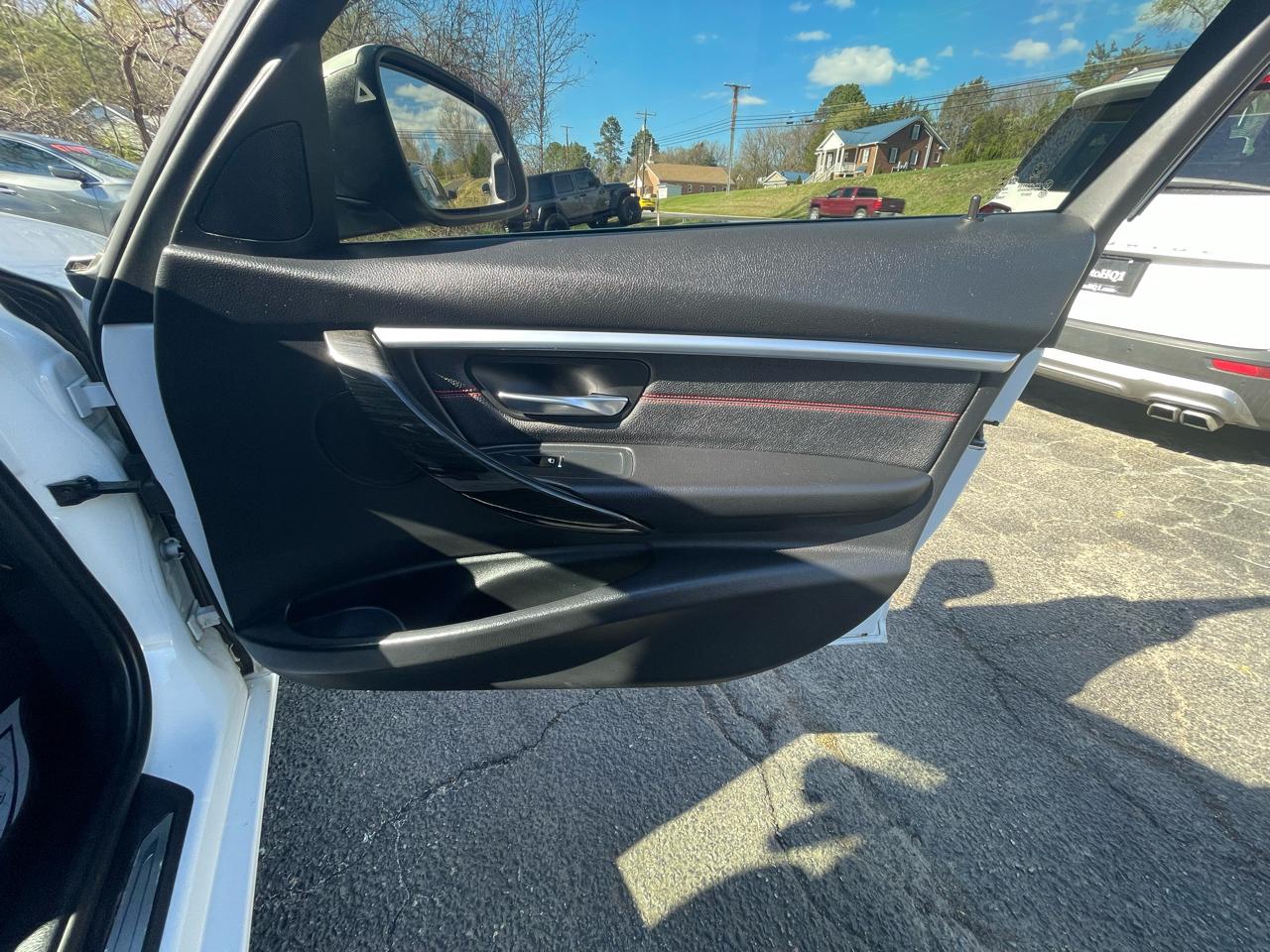 BMW 3-Series 330i xDrive SULEV Sedan 2018