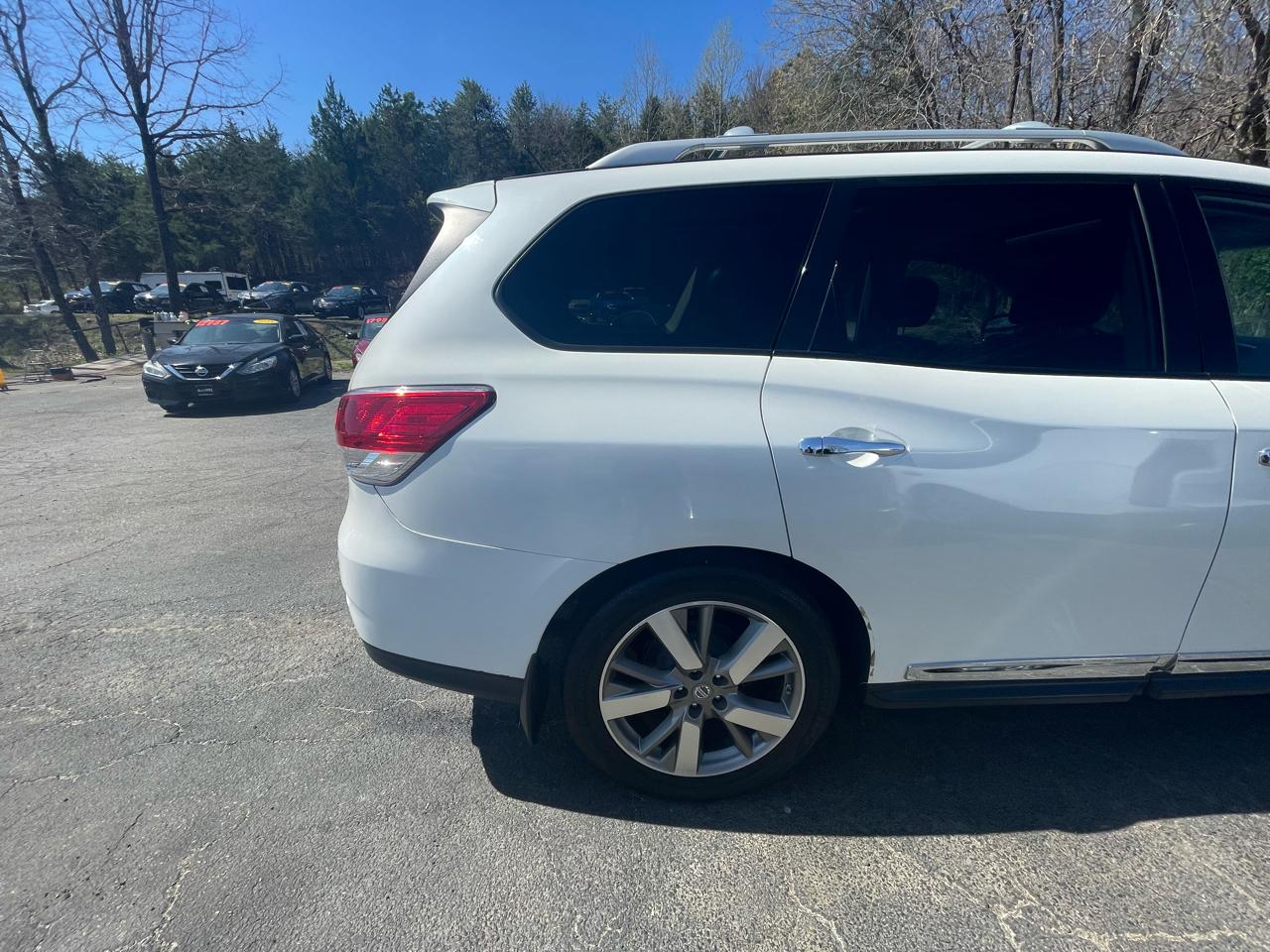Nissan Pathfinder Platinum 4WD 2016