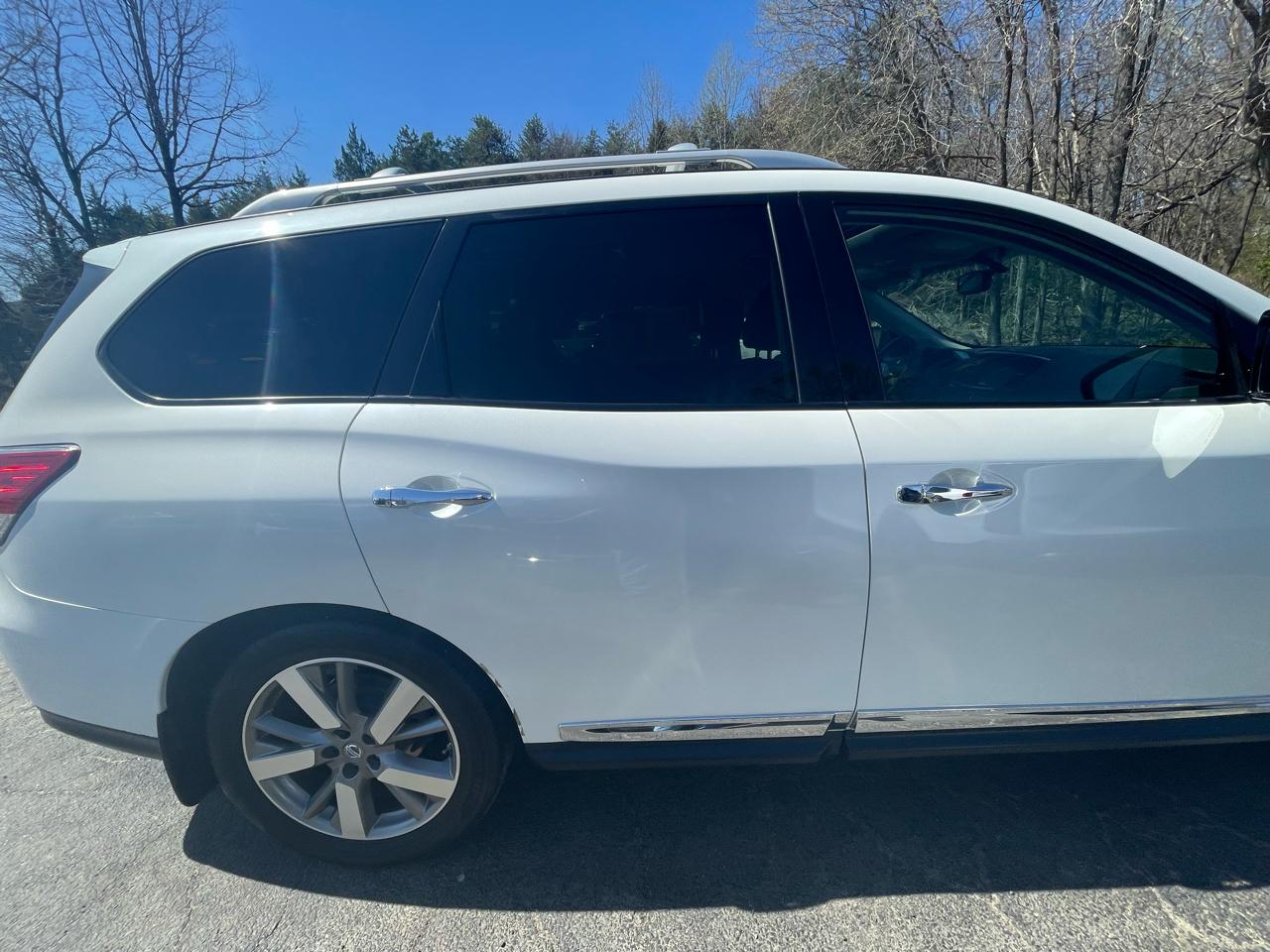 Nissan Pathfinder Platinum 4WD 2016