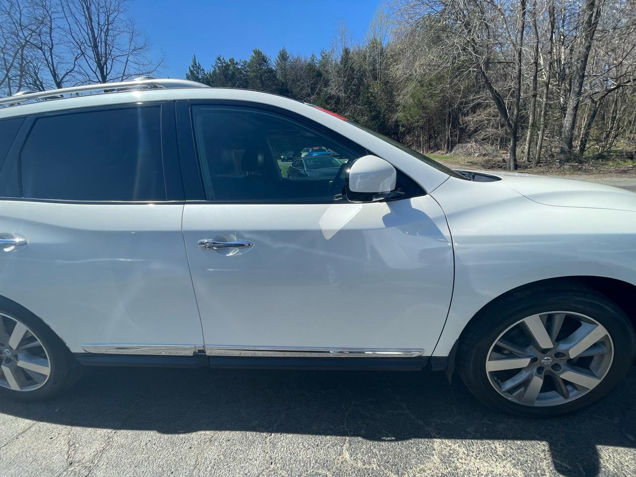 Nissan Pathfinder Platinum 4WD 2016