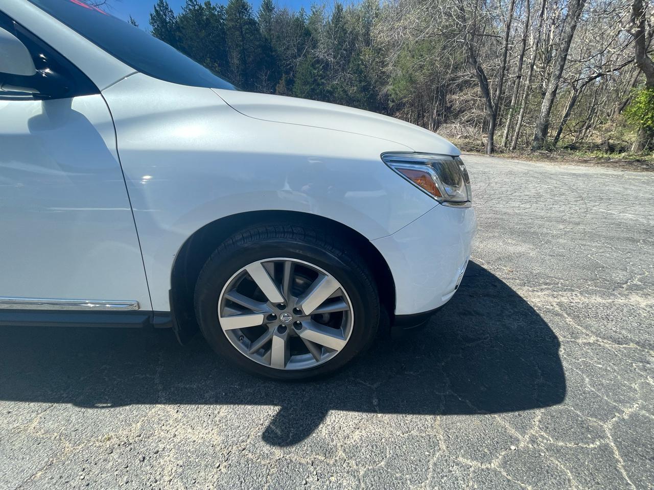 Nissan Pathfinder Platinum 4WD 2016