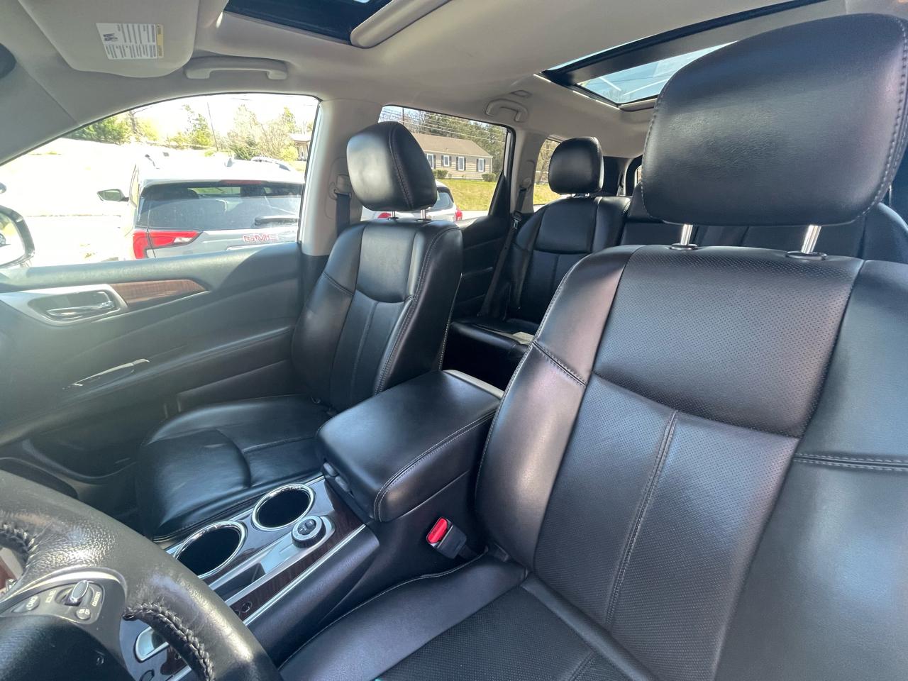 Nissan Pathfinder Platinum 4WD 2016