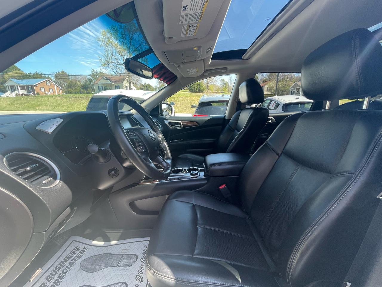 Nissan Pathfinder Platinum 4WD 2016