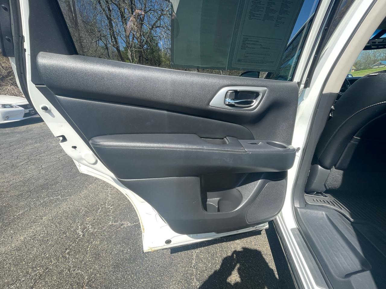 Nissan Pathfinder Platinum 4WD 2016